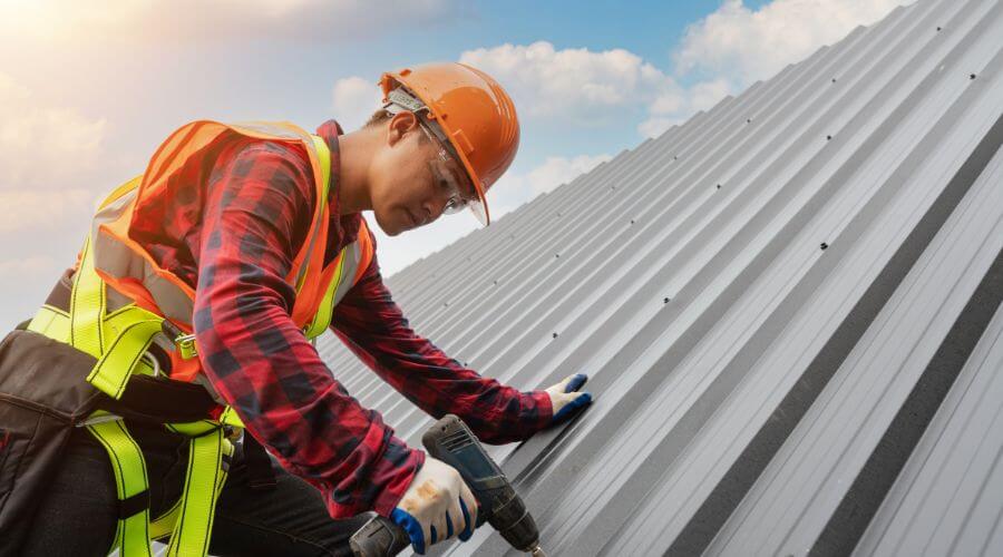 Professional Emergency Roof Repairs services in Lewistown, OH